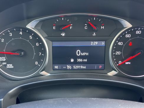 Used 2024 GMC Terrain SLT AWD/4WD image 15