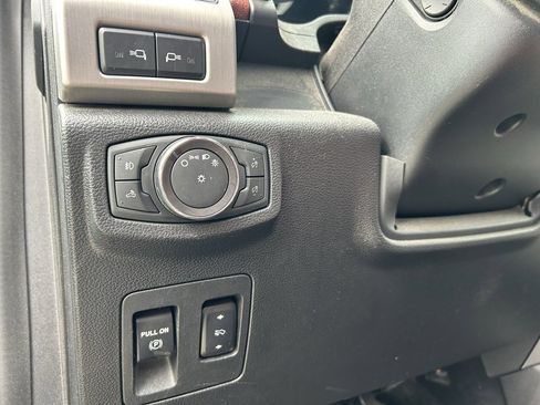 Used 2019 Ford F150 Platinum w/ Equipment Group 701A Luxury image 13