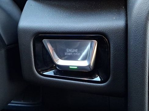 Used 2025 GMC Yukon XL Denali image 25