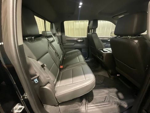 Used 2025 Chevrolet Silverado 1500 LT Trail Boss w/ Convenience Package II AWD/4WD image 17