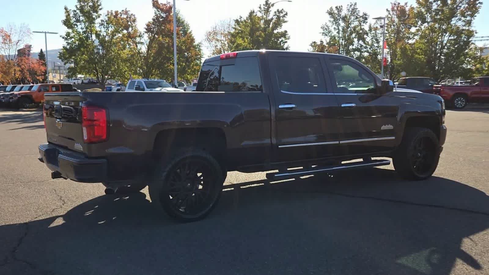 Used 2016 Chevrolet Silverado 1500 High Country w/ High Country Premium Package AWD/4WD image 8