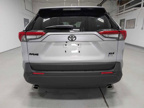 Used 2025 Toyota RAV4 XLE image 9