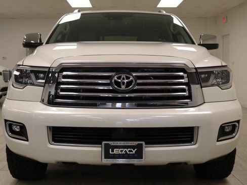 Used 2020 Toyota Sequoia Platinum image 5