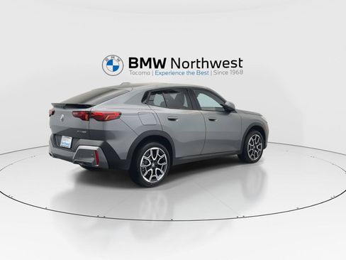 New 2026 BMW X2 xDrive28i w/ Technology Package AWD/4WD image 3