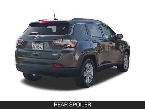 Used 2022 Jeep Compass Latitude FWD image 9