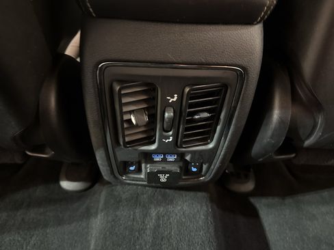 Used 2014 Jeep Grand Cherokee Limited AWD/4WD image 27