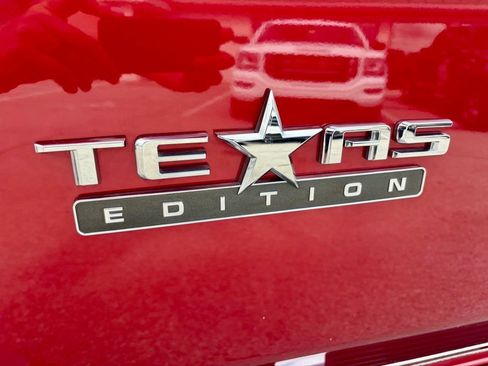 Used 2021 Chevrolet Silverado 2500 LT w/ Texas Edition AWD/4WD image 11