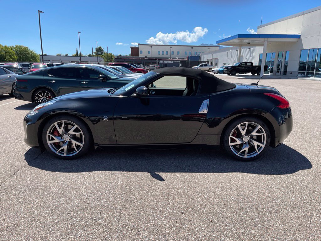 Used 2015 Nissan 370Z Touring Sport RWD image 3
