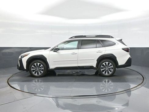 Used 2025 Subaru Outback Limited AWD/4WD image 4