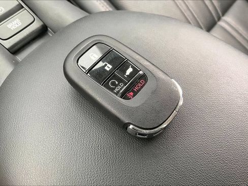 Certified 2025 Honda HR-V EX-L image 32