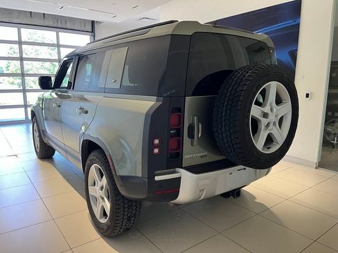 Certified 2022 Land Rover Defender 110 SE AWD/4WD image 7