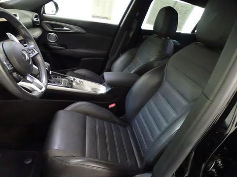 Certified 2024 Dodge Hornet R/T Plus w/ Tech Pack Plus w/o Parking AWD/4WD image 2