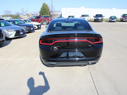 Used 2018 Dodge Charger R/T RWD image 6