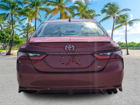 Used 2023 Toyota Camry SE FWD image 4