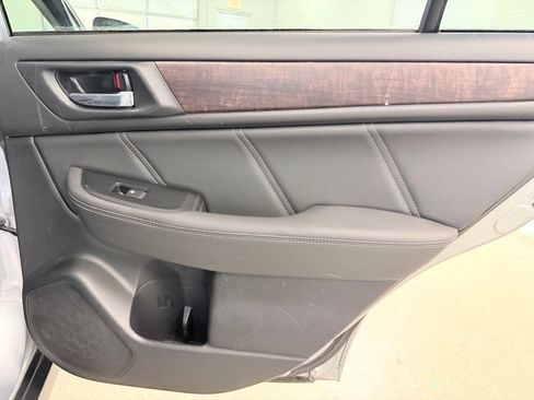 Used 2019 Subaru Outback 2.5i Limited AWD/4WD image 30