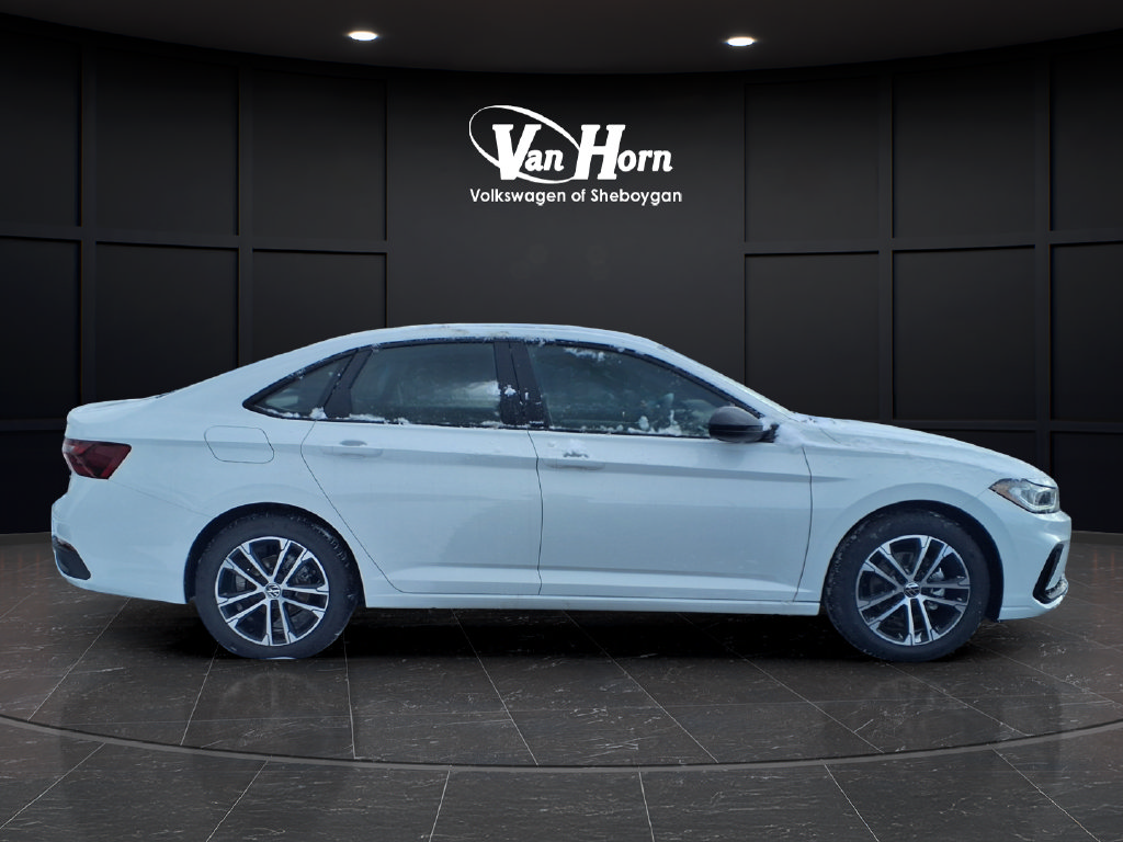 Used 2026 Volkswagen Jetta Sport FWD image 2
