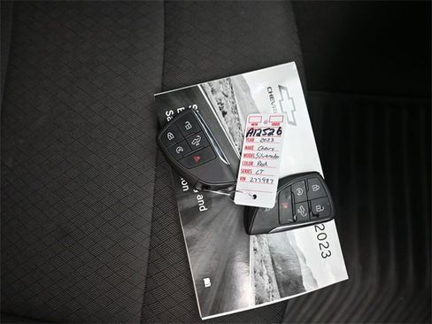 Used 2023 Chevrolet Silverado 1500 LT image 9