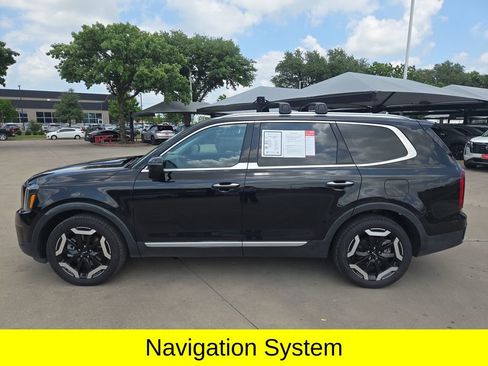 Used 2025 Kia Telluride S AWD/4WD image 2