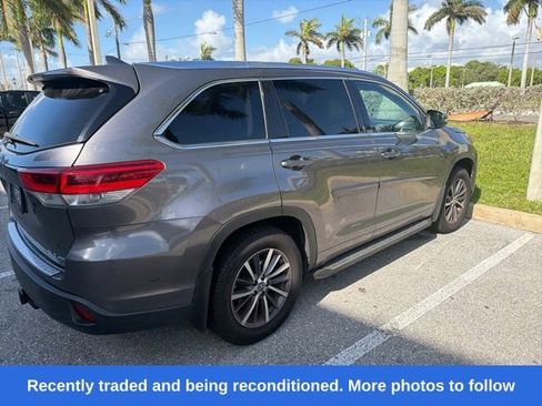 Used 2017 Toyota Highlander XLE w/ Protection Package #3 AWD/4WD image 3