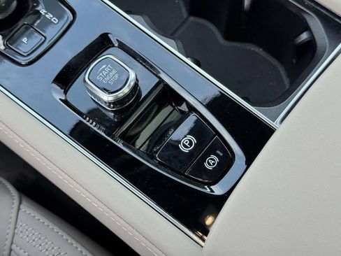 Certified 2026 Volvo XC90 B6 Plus w/ Protection Package Premier AWD/4WD image 32