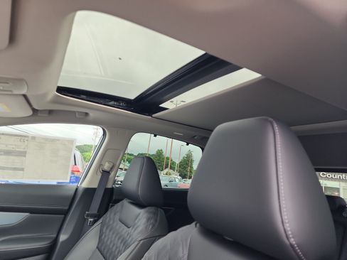 New 2026 Nissan Murano Platinum w/ Cargo Package AWD/4WD image 14