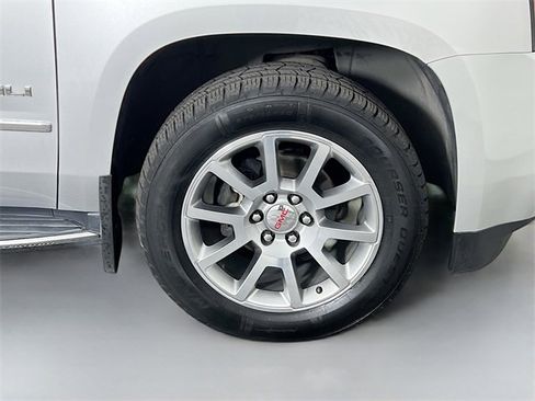 Used 2019 GMC Yukon XL Denali w/ Open Road Package image 40