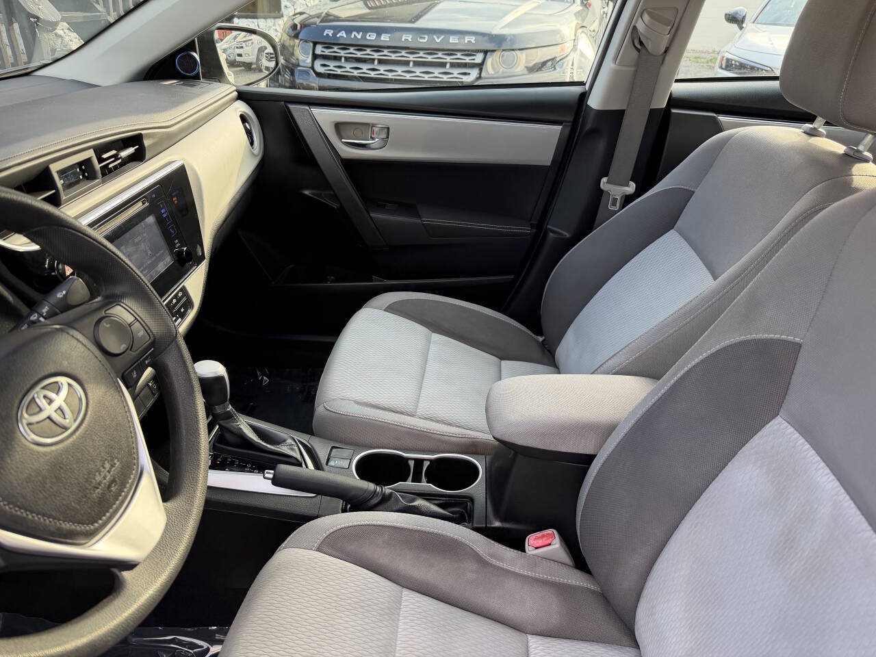 Used 2019 Toyota Corolla LE FWD image 9