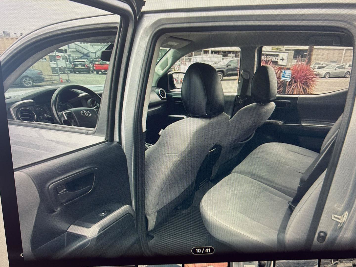 Used 2018 Toyota Tacoma SR5 AWD/4WD image 16