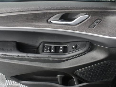 New 2025 Jeep Grand Cherokee L Limited w/ Trailer Tow Package image 14