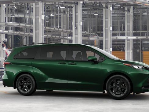 New 2025 Toyota Sienna XLE Woodland Edition image 13