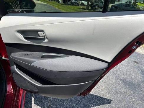 Used 2022 Toyota Corolla LE FWD image 41
