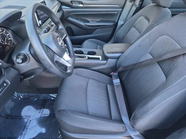 Used 2025 Nissan Altima 2.5 SV FWD image 15
