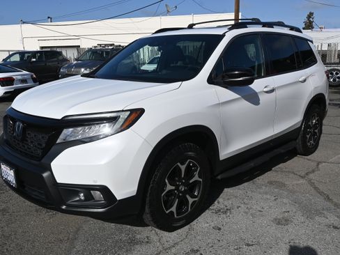 Used 2021 Honda Passport Touring image 2