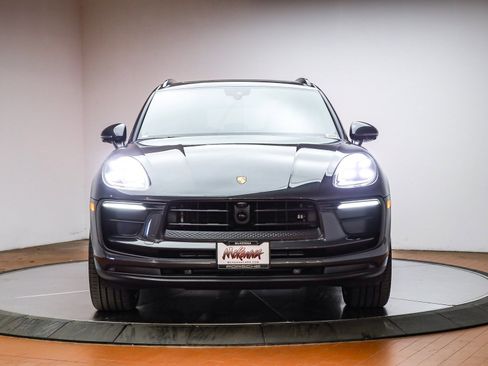 Used 2025 Porsche Macan image 13