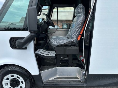 Used 2024 Chevrolet Brightdrop 600 w/ Commercial Equipment Package AWD/4WD image 16