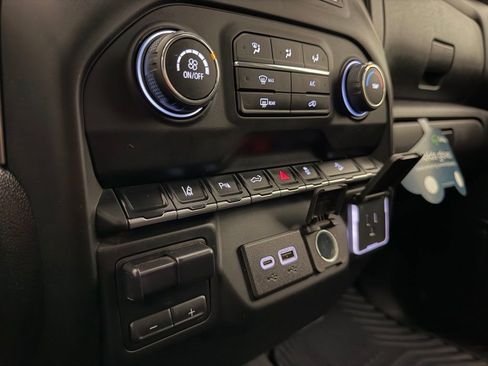 Certified 2024 Chevrolet Silverado 2500 Custom w/ Custom Value Package image 37