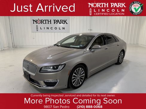 Used 2020 Lincoln MKZ image 1
