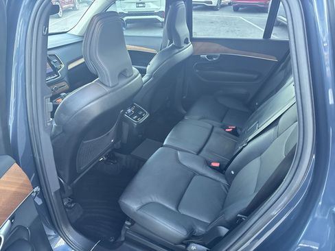 Used 2023 Volvo XC90 B6 Plus image 22