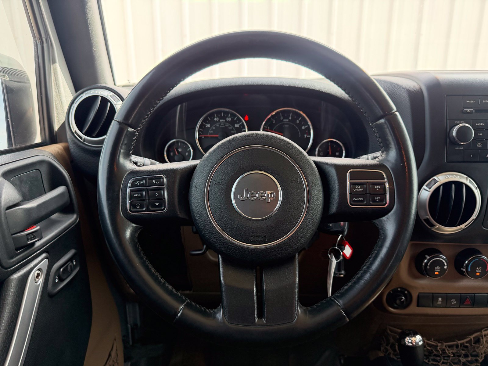 Used 2016 Jeep Wrangler Unlimited Rubicon w/ Connectivity Group AWD/4WD image 13