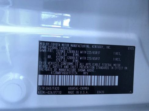 Certified 2025 Toyota RAV4 XLE AWD/4WD image 33