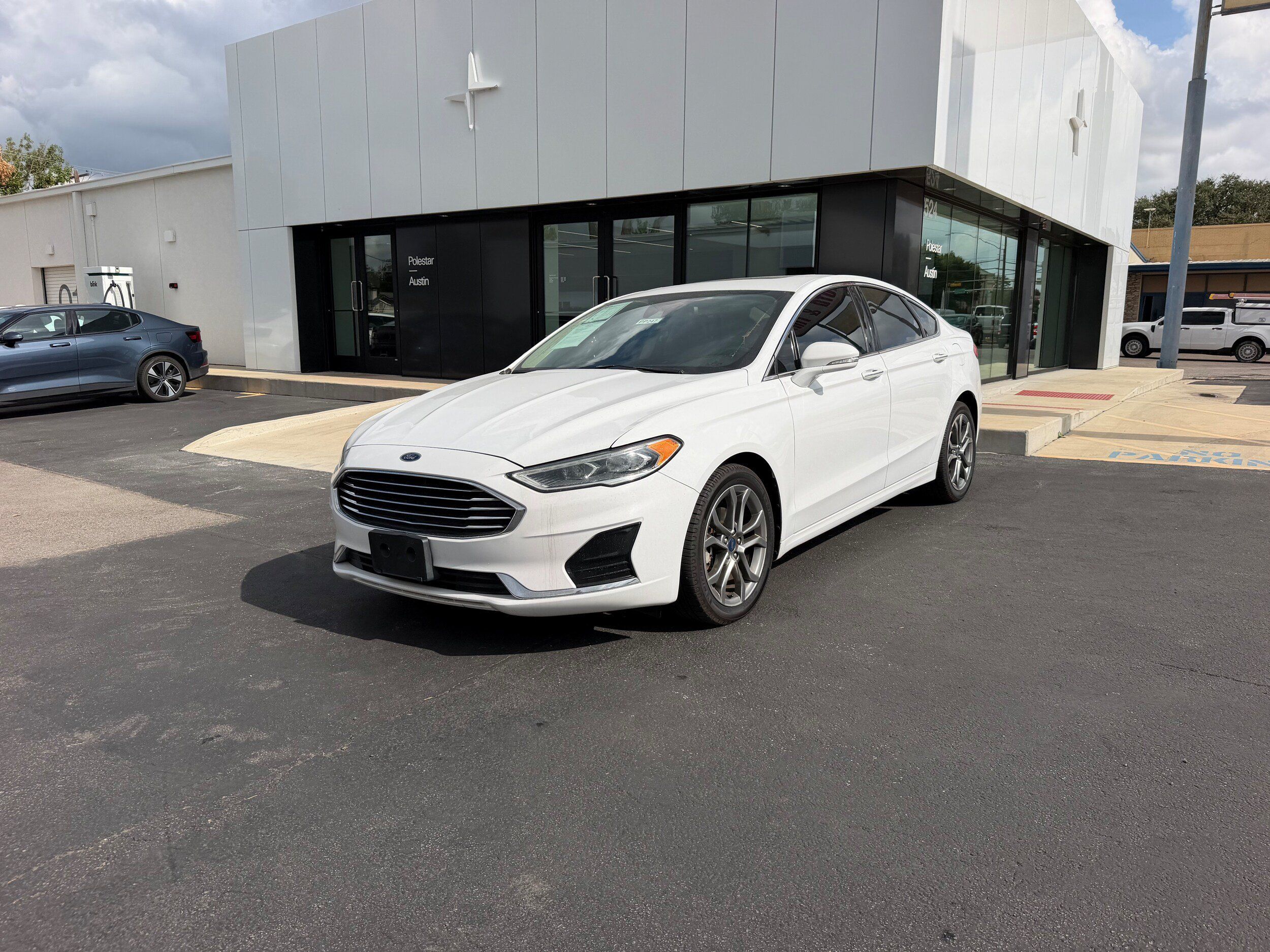 Used 2019 Ford Fusion SEL FWD image 2