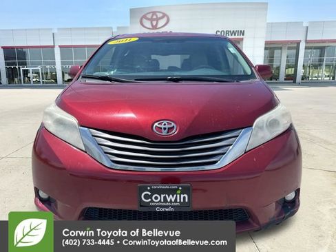 Used 2011 Toyota Sienna XLE AWD/4WD image 8