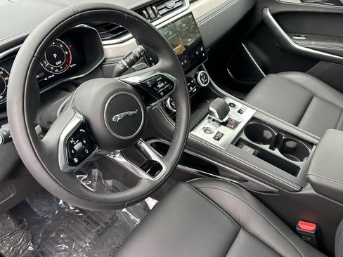 New 2025 Jaguar F-PACE R-Dynamic S image 5