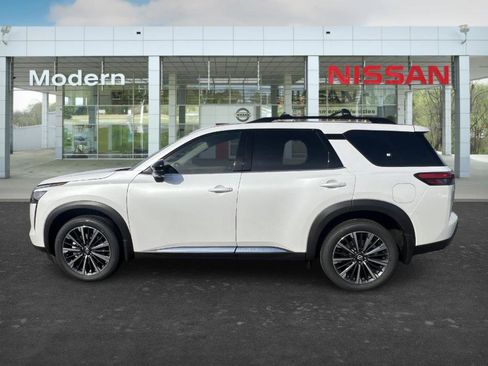 New 2026 Nissan Pathfinder Platinum image 2