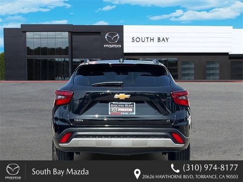 Used 2024 Chevrolet Trax LT image 3
