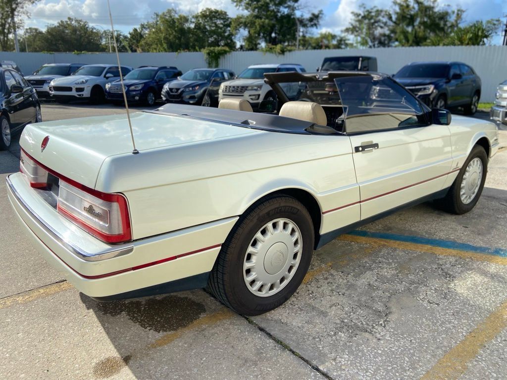Used 1993 Cadillac Allante FWD image 17
