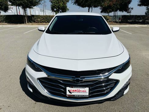 Used 2022 Chevrolet Malibu LT image 2