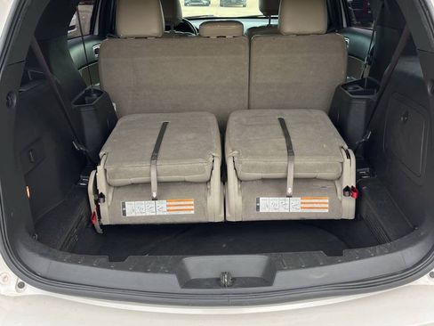 Used 2014 Ford Explorer XLT w/ Equipment Group 202A FWD image 15