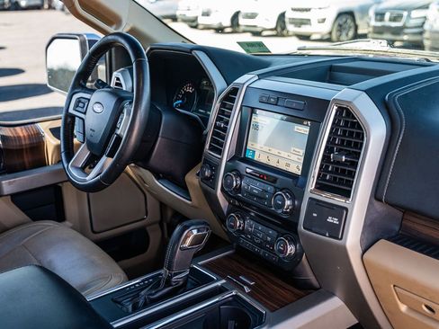 Used 2017 Ford F150 Lariat image 12