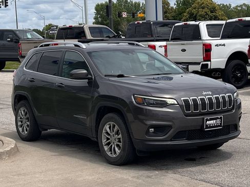Used 2021 Jeep Cherokee Latitude Plus w/ Sun & Sound Group AWD/4WD image 7